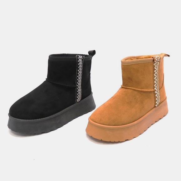 NWT WILD DIVA Black Fleece Lined Chunky Platform Short Ankle Boots - Picture 3 of 3